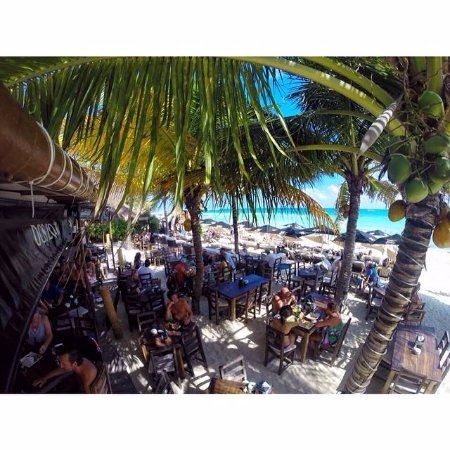 Zenzi Beach Bar & Restaurant